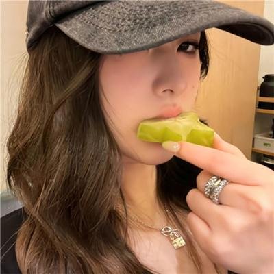 公寓里的两个女人